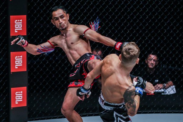 Covid-19 không thể cản được tình yêu võ thuật của fan ONE Championship